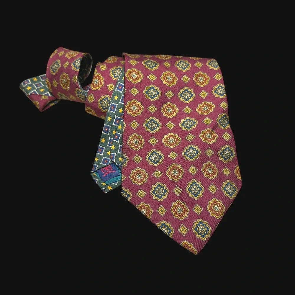 Tommy Hilfiger Mens Silk Tie Burgundy Geometric Medallion Made in USA Italy